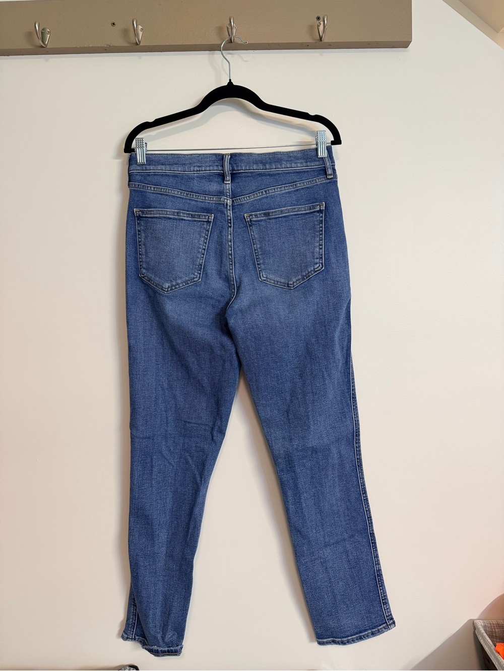 GAP Straight Leg Jeans in Medium Blue Wash - Picture 2 of 3